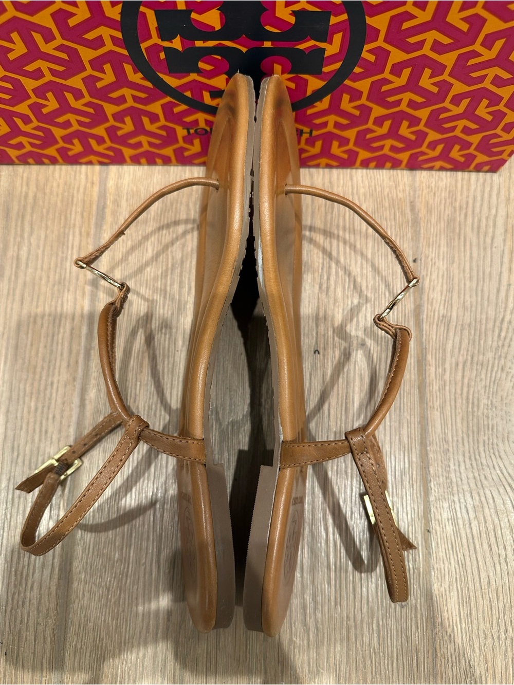 Tory Burch Emmy Thing Sandals in Tan Leather - Picture 7 of 13